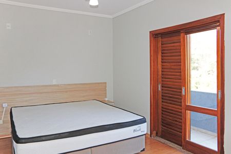 Casa de condomínio para alugar com 300m², 4 quartos e 3 vagasSuíte 2