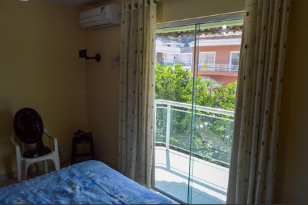 Casa de condomínio à venda com 367m², 4 quartos e 6 vagasSuíte