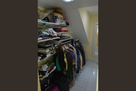Casa de condomínio à venda com 367m², 4 quartos e 6 vagasCloset da Suíte