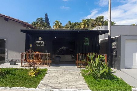 Casa de condomínio à venda com 367m², 4 quartos e 6 vagasÁrea comum - Mini Mercado