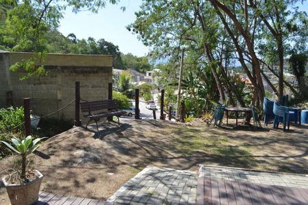 Casa de condomínio à venda com 367m², 4 quartos e 6 vagasÁrea comum - Churrasqueira