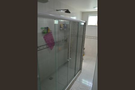 Casa de condomínio à venda com 367m², 4 quartos e 6 vagasBanheiro da Suíte