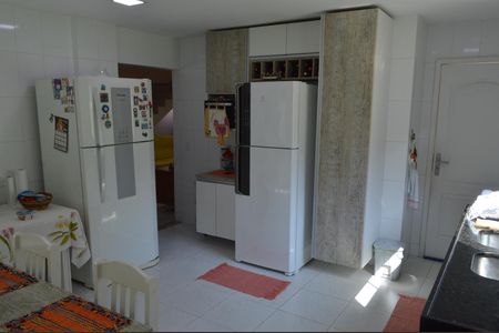 Casa de condomínio à venda com 367m², 4 quartos e 6 vagasCozinha