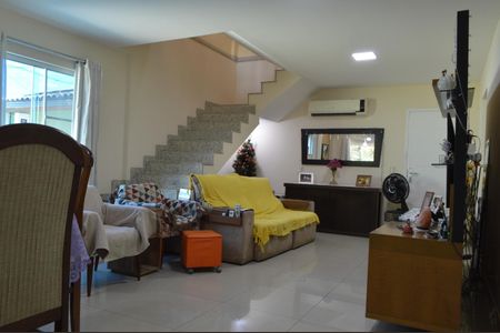 Casa de condomínio à venda com 367m², 4 quartos e 6 vagasSala 1