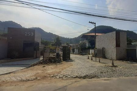 Casa de condomínio à venda com 367m², 4 quartos e 6 vagasFachada