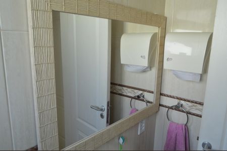 Casa de condomínio à venda com 367m², 4 quartos e 6 vagasBanheiro Social