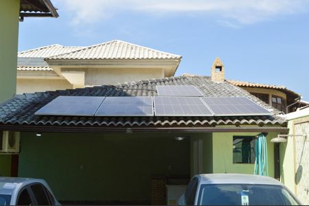 Casa de condomínio à venda com 367m², 4 quartos e 6 vagasEnergia Solar