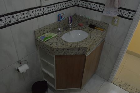 Casa de condomínio à venda com 367m², 4 quartos e 6 vagasBanheiro Social