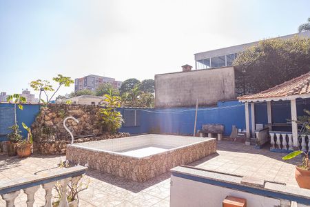 Casa para alugar com 730m², 5 quartos e 6 vagasÁrea comum - Piscina
