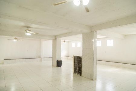 Casa para alugar com 730m², 5 quartos e 6 vagasSalão