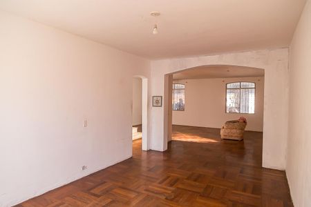 Casa para alugar com 730m², 5 quartos e 6 vagasSala