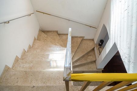 Casa para alugar com 730m², 5 quartos e 6 vagasCorredor