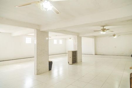 Casa para alugar com 730m², 5 quartos e 6 vagasSalão