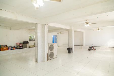 Casa para alugar com 730m², 5 quartos e 6 vagasSalão