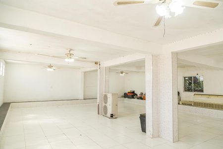 Casa para alugar com 730m², 5 quartos e 6 vagasSalão