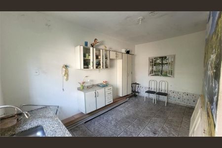 Casa à venda com 208m², 2 quartos e 4 vagas