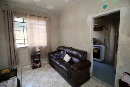 Casa à venda com 110m², 2 quartos e 2 vagasSala