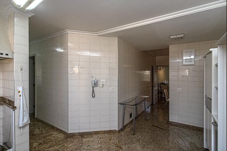 Apartamento para alugar com 560m², 4 quartos e 5 vagas Apartamento para alugar com 560m², 4 quartos e 5 vagasCozinha