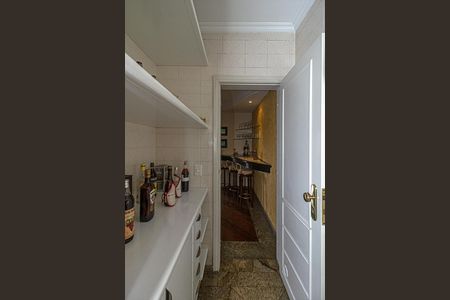 Apartamento para alugar com 560m², 4 quartos e 5 vagas Apartamento para alugar com 560m², 4 quartos e 5 vagasAdega da Sala 2