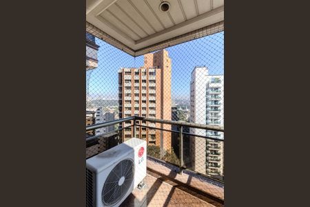 Apartamento à venda com 420m², 4 quartos e 5 vagasVaranda da Suíte 4