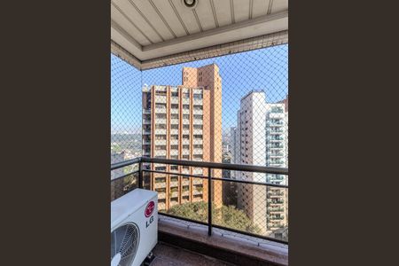 Apartamento à venda com 420m², 4 quartos e 5 vagasVaranda da Suíte 2