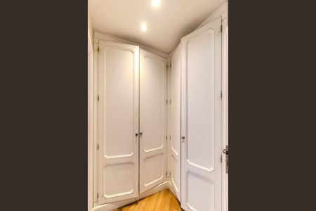 Apartamento à venda com 420m², 4 quartos e 5 vagasSuíte 2