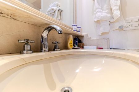 Apartamento à venda com 420m², 4 quartos e 5 vagasBanheiro da Suíte 2