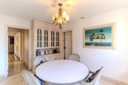 Apartamento à venda com 420m², 4 quartos e 5 vagasCopa