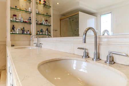 Apartamento à venda com 420m², 4 quartos e 5 vagasBanheiro da Suíte 4