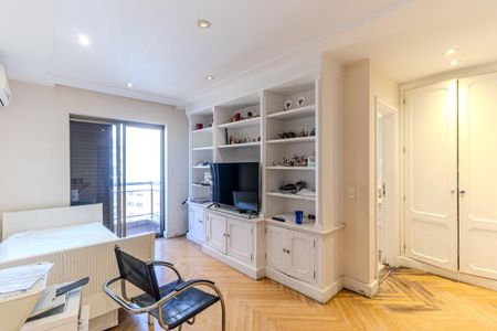 Apartamento à venda com 420m², 4 quartos e 5 vagasSuíte 2