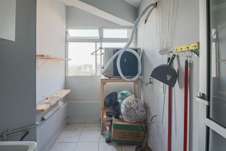 Apartamento para alugar com 55m², 2 quartos e 1 vaga Apartamento para alugar com 55m², 2 quartos e 1 vagaCozinha e Área de Serviço