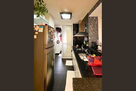 Apartamento à venda com 74m², 3 quartos e 1 vagaFoto 02