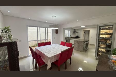 Casa à venda com 160m², 4 quartos e 3 vagasCopa