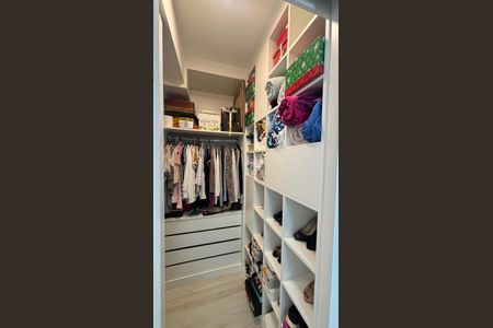 Casa à venda com 160m², 4 quartos e 3 vagasCloset da suíte 1