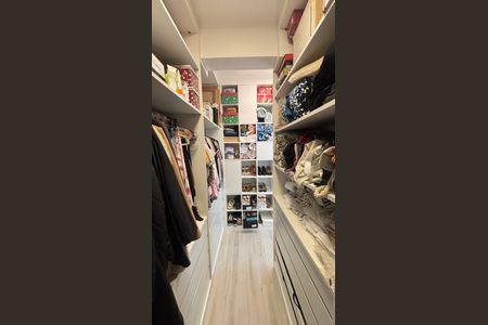 Casa à venda com 160m², 4 quartos e 3 vagasCloset da suíte 1