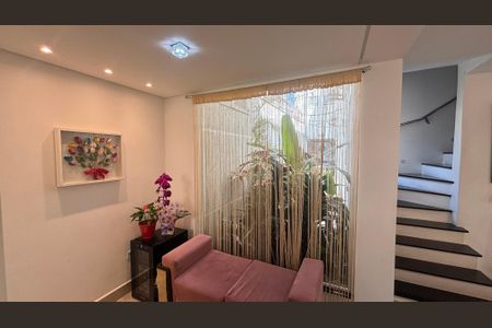 Casa à venda com 160m², 4 quartos e 3 vagasSala