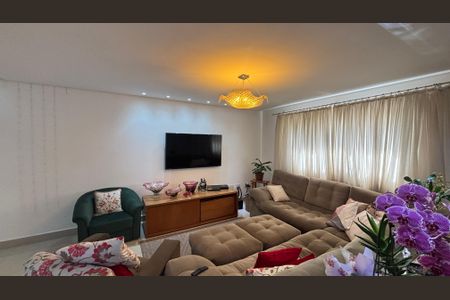 Casa à venda com 160m², 4 quartos e 3 vagasSala