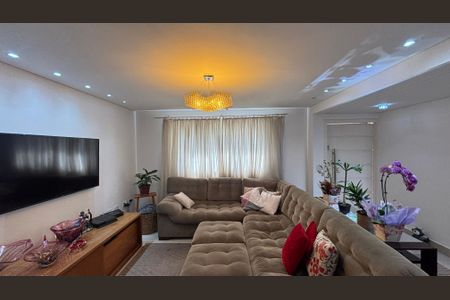 Casa à venda com 160m², 4 quartos e 3 vagasSala