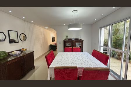 Casa à venda com 160m², 4 quartos e 3 vagasCopa