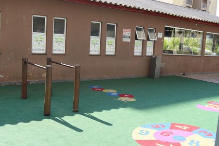 Apartamento para alugar com 65m², 3 quartos e 1 vaga Apartamento para alugar com 65m², 3 quartos e 1 vagaÁrea comum - Playground