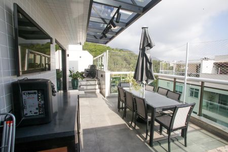 Apartamento à venda com 166m², 3 quartos e 2 vagasCobertura