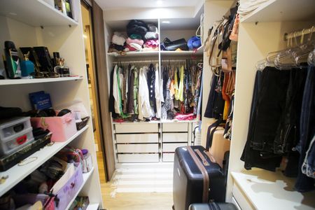 Apartamento à venda com 166m², 3 quartos e 2 vagasCloset da suíte 2