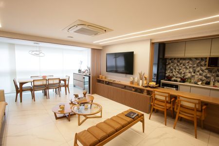 Apartamento à venda com 166m², 3 quartos e 2 vagasSala