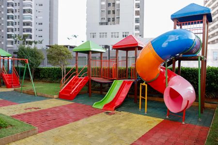 Apartamento para alugar com 120m², 2 quartos e 2 vagasÁrea comum - Playground
