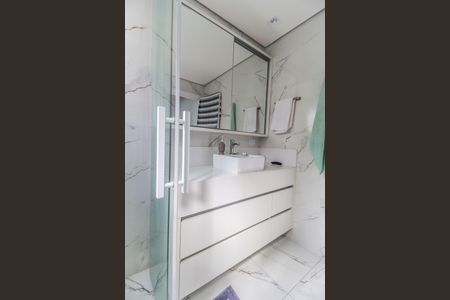 Apartamento à venda com 450m², 4 quartos e 6 vagasBanheiro da Suíte 3