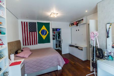 Apartamento à venda com 450m², 4 quartos e 6 vagasSuíte 2