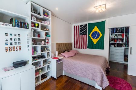 Apartamento à venda com 450m², 4 quartos e 6 vagasSuíte 2