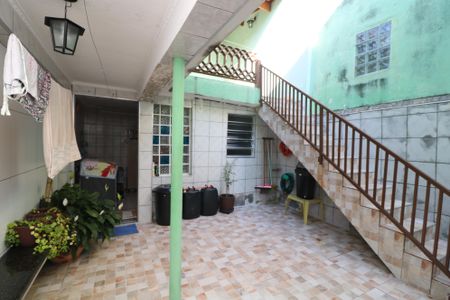 Casa à venda com 140m², 2 quartos e 2 vagasQuintal
