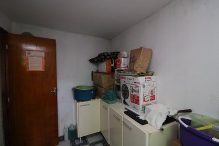 Casa à venda com 140m², 2 quartos e 2 vagasQuarto de Serviço