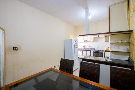 Casa à venda com 209m², 3 quartos e 2 vagas Casa à venda com 209m², 3 quartos e 2 vagasCozinha